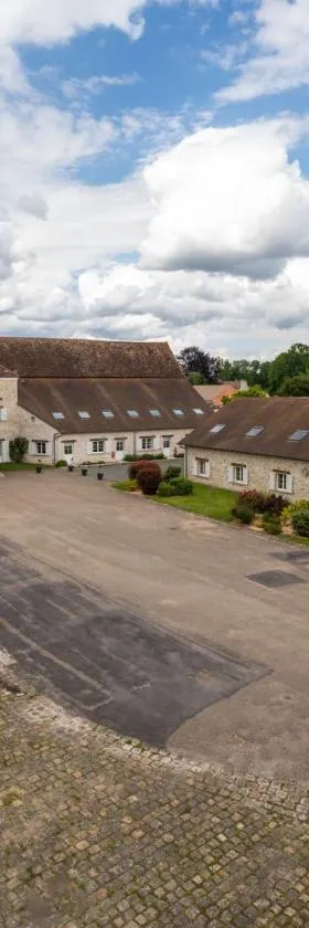La Bullote - Gîtes - Paris Roissy CDG，位于Villeneuve-sous-Dammartin的酒店