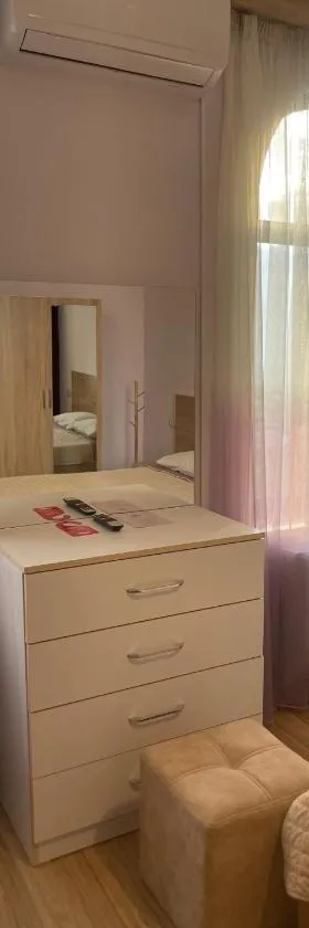 DECCA Hotel，位于埃里温的酒店