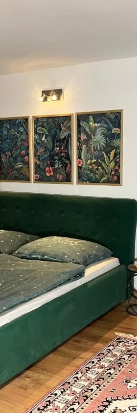 Kisfüge Apartman - Basement，位于佩奇的酒店