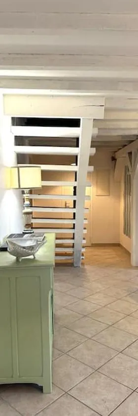 Gîte spacieux et indépendant à Valognes，位于瓦洛尼的酒店