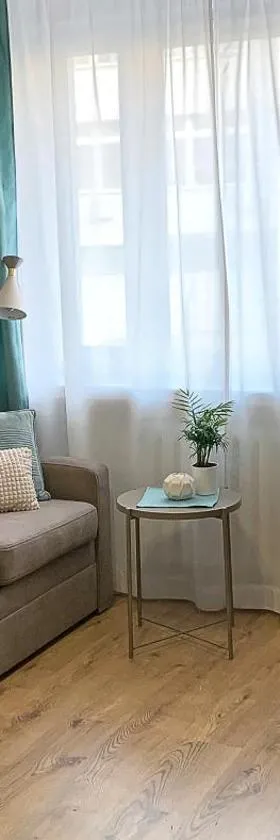 3-Room Apartment, City Center, Netflix & Wifi，位于马佐夫舍地区格罗济斯克的酒店