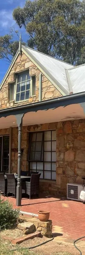 ShelterBelt，位于Newbridge的酒店