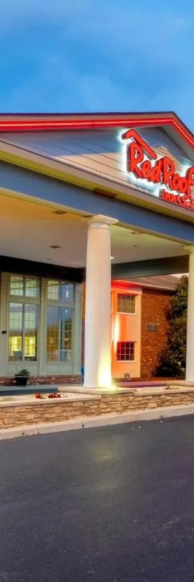 Red Roof Inn & Suites Wilmington – New Castle，位于纽卡斯尔的酒店
