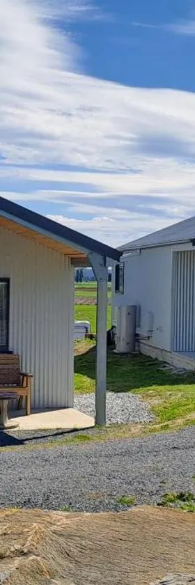Meander Country Cabins，位于Meander的酒店