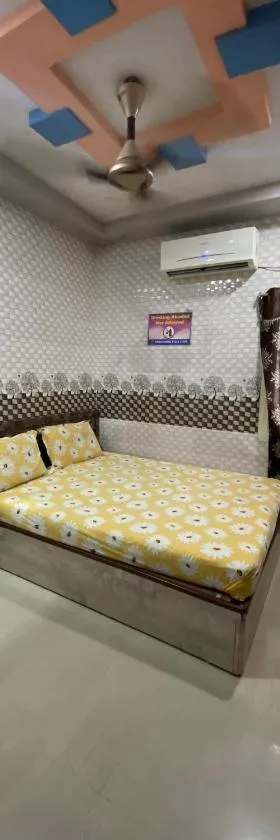 Swamy's Aruna Residency，位于Chīrāla的酒店