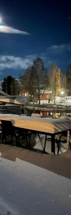 Strandvägen 4，位于耶尔夫瑟的酒店