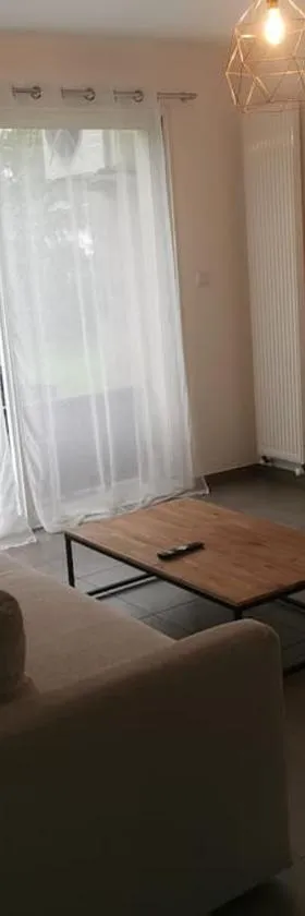 Jolie maison entière avec 3 chambres centre ville，位于圣昂德雷德屈布扎克的酒店