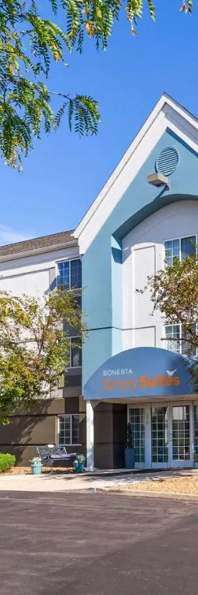 Sonesta Simply Suites St Louis Earth City，位于地球城的酒店