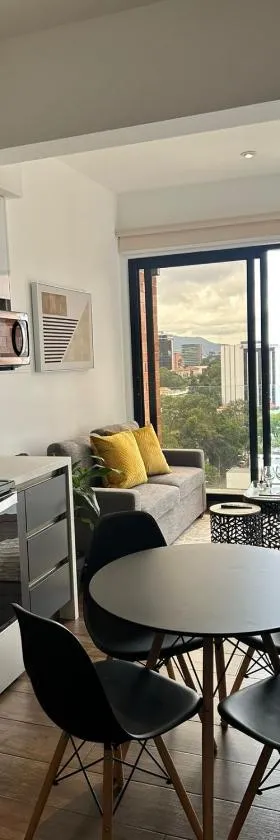 Apartamento 1 Habitación, Edificio Apartamentos Brunelo, Zona 10，位于Estación Pamplona的酒店