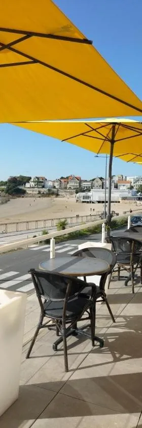 Hôtel The Originals Miramar, Royan Pontaillac，位于鲁瓦扬的酒店