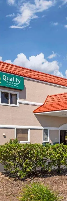 Quality Inn & Suites St Augustine Beach Area，位于圣奥古斯丁海滩的酒店