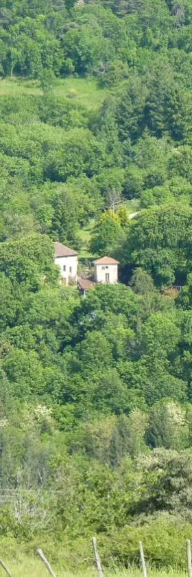 Gîte rural insolite Le Petit Cabanon，位于Préaux的酒店