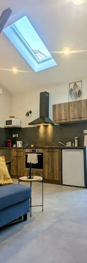 l'Atelier, sauna & spa，位于Riorges的酒店