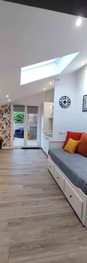 Studio entre forêt et lac，位于桑吉内的酒店