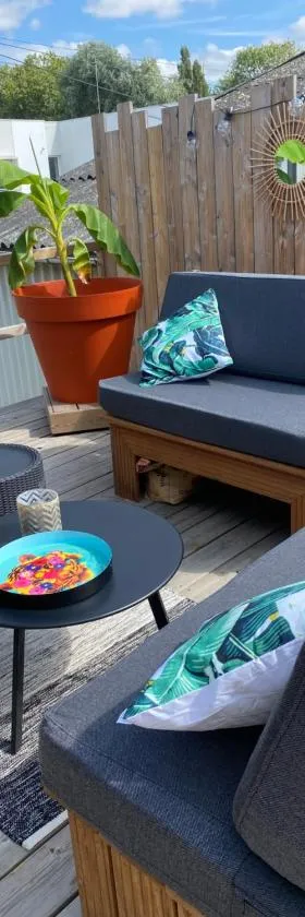 Appartement loft avec terrasse，位于沙托布里昂的酒店