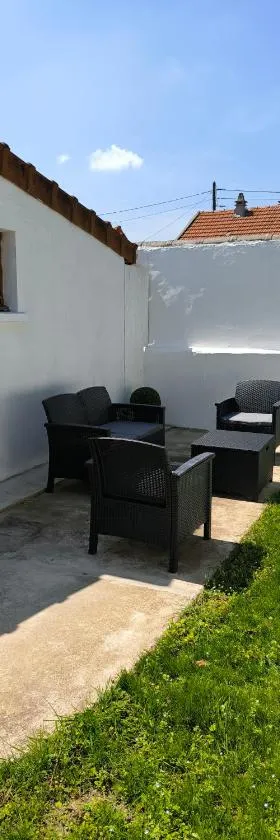 Maisonnette indépendante，位于摩兰吉斯的酒店