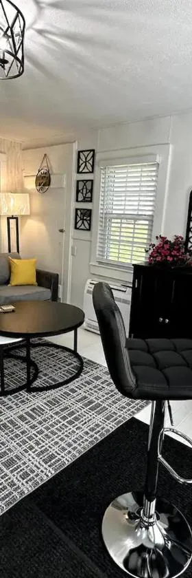 18 Vine Inn & Carriage House，位于哈蒙兹波特的酒店