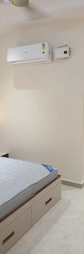 Hotel Jaipur In, Jatipura Parikrama Marg Near Mukharvind Temple，位于Govardhan的酒店