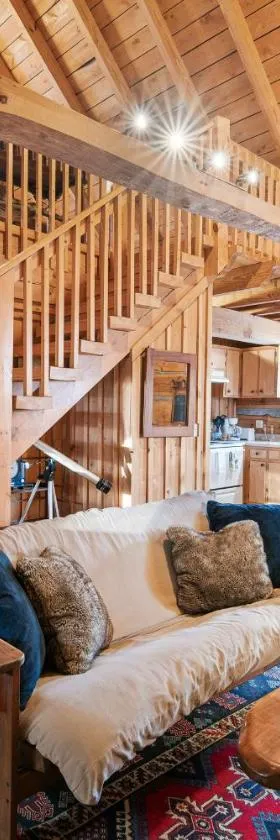 Gorgeous Log Cabin - Wineries, Dan River, Hiking，位于Meadows of Dan的酒店