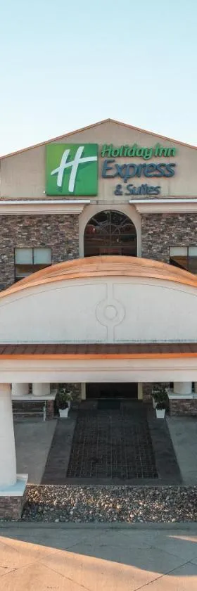 圣罗伯特智选假日套房酒店，位于圣罗伯的酒店