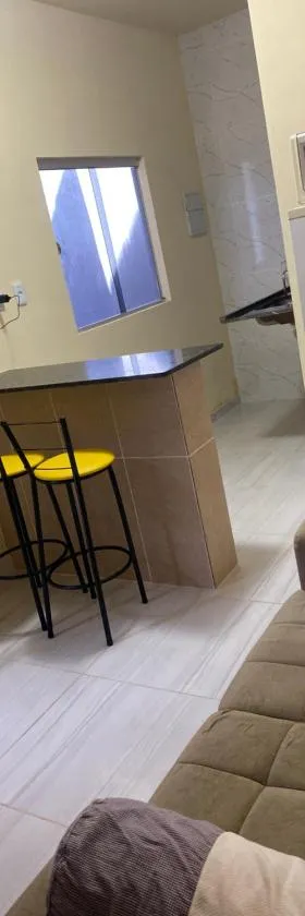 Flats com ar condicionado, garagem e internet，位于皮拉波拉的酒店