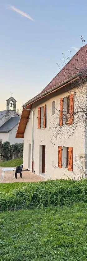 Maison Léonora，位于Saint-Genix-sur-Guiers的酒店