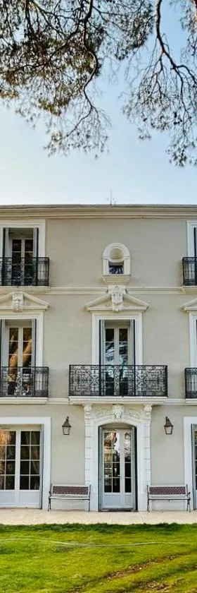 Maison de maître dans la nature，位于Bessan的酒店
