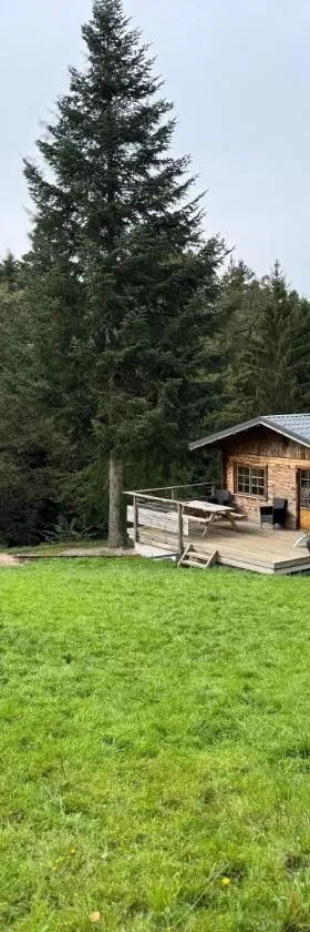 Chalet en pleine nature，位于Entre-deux-Eaux的酒店