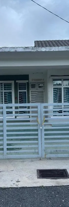 Ct tiara homestay，位于Kampung Kolam的酒店