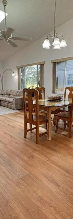 Stylish budget friendly retreat!，位于普莱西德湖的酒店