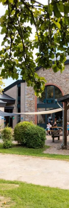 Auberge de Jeunesse de La Roche - Champlon，位于特纳维耶的酒店