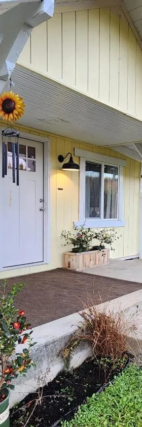 Centennial Trail Cottage，位于阿灵顿的酒店