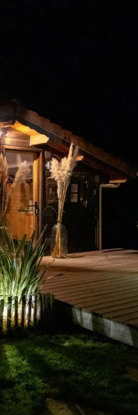 Cottage, Lodge & Spa，位于Prouilly的酒店