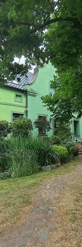 Pensjonat Florentyna，位于Warnice的酒店