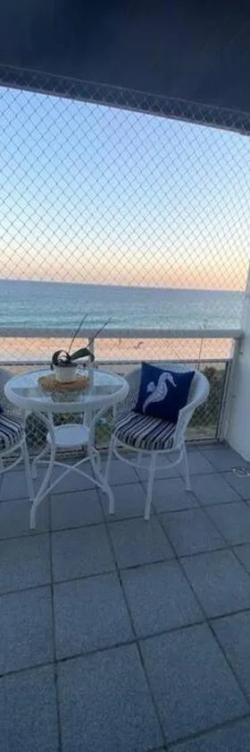 De frente ao MAR，位于萨夸雷马的酒店