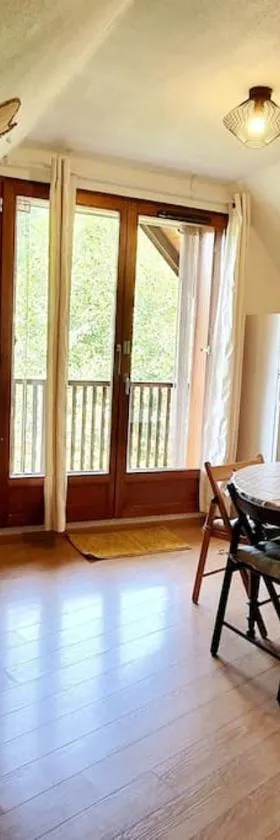 Bel appartement T2 cabine，位于卢登维耶尔的酒店