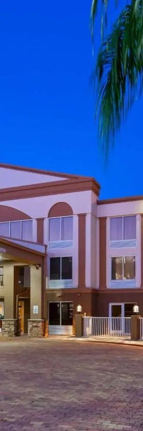 Best Western Plus Ambassador Suites，位于威尼斯的酒店