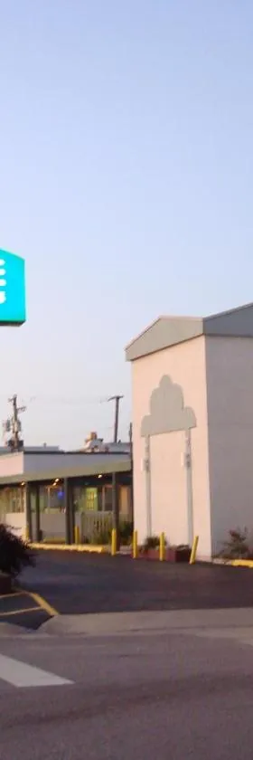 奥黑尔套房酒店，位于席勒公园的酒店