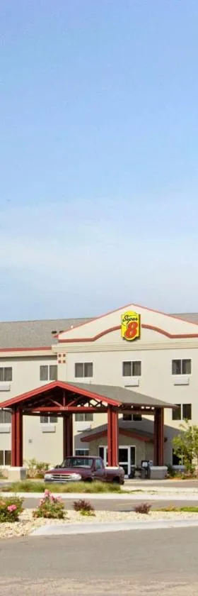 托皮卡福贝斯着陆点速8酒店，位于托皮卡的酒店