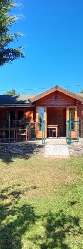 Camping La Colline，位于Chirat-lʼÉglise的酒店