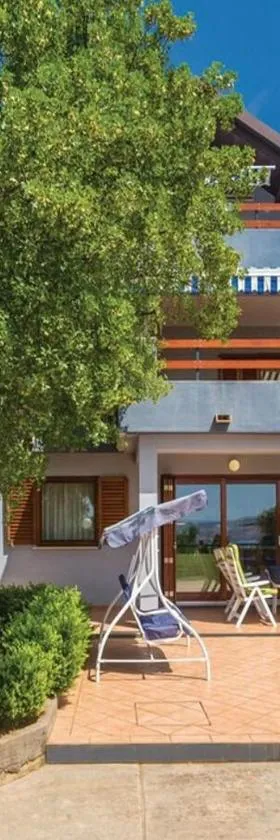 Apartments Ivni，位于策萨利卡的酒店