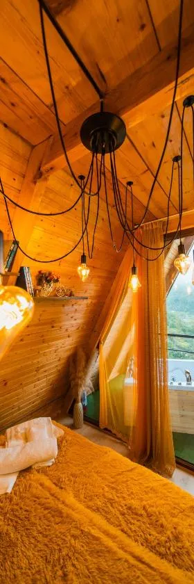 Eco cottage sunrise merisi，位于Merisi的酒店