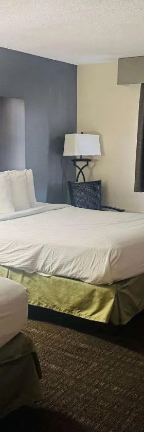 Baymont by Wyndham Chester IL，位于Chester的酒店