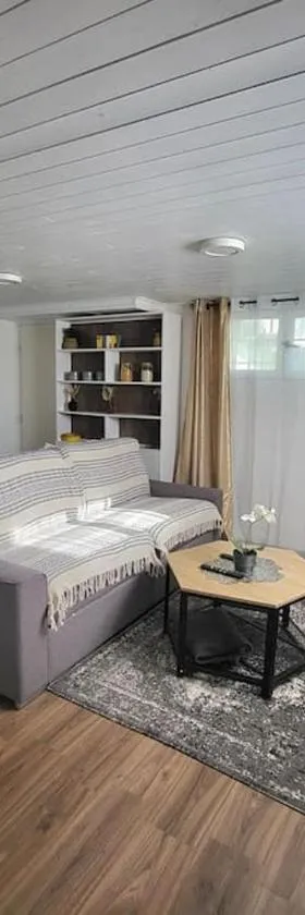 Appartement 2 pièces près du lac de Bouzey，位于Sanchey的酒店