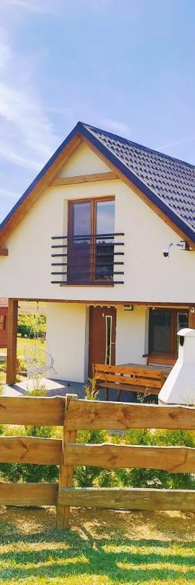 Domek u Lipków na Kaszubach "Oliś" JACUZZI，位于Gostomko的酒店