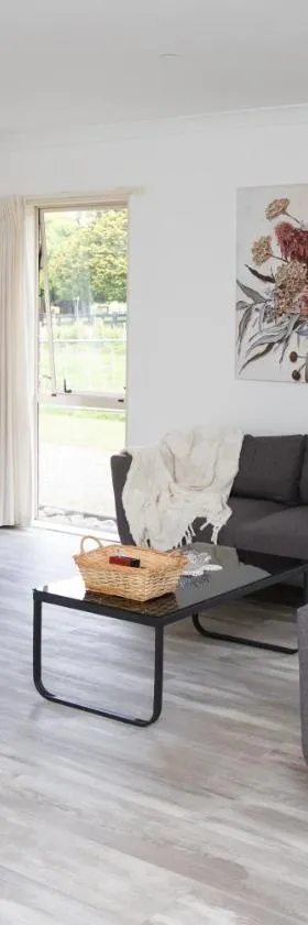 2 Bedrooms with Garage right on Te Awa River Bike Trail，位于Tamahere的酒店