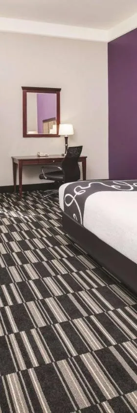 Baymont by Wyndham Dallas South-DeSoto，位于迪索托的酒店