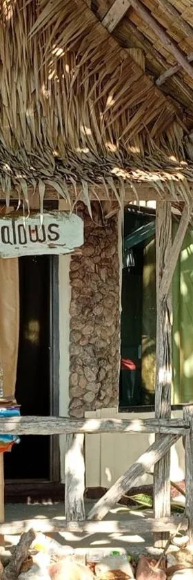 YAKAH BUNGALOWS By WILAI，位于Ban Khlong Son的酒店