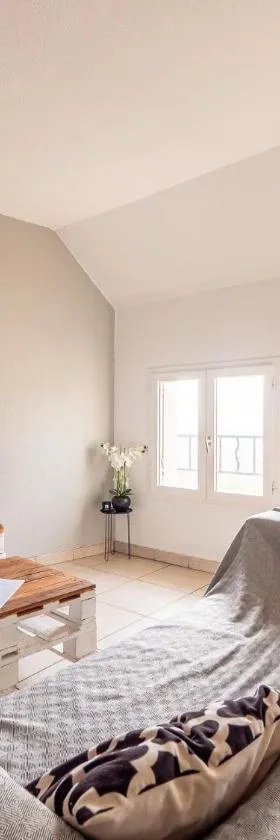Appartement Chaleureux avec 2 grandes chambres，位于圣朗贝尔达勒邦的酒店
