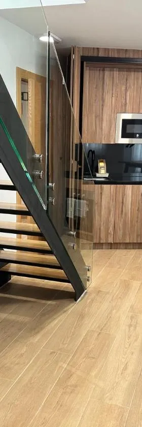 Apartamentos Turísticos SANTA APOLONIA 62，位于阿维莱斯的酒店